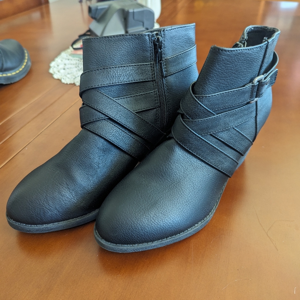 American Eagle Booties Size 11
